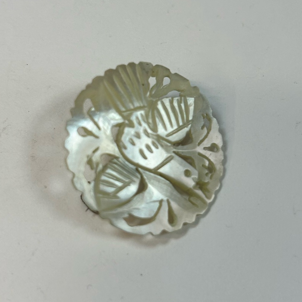 Vintage Hand Craves MOP Bird Partridge Mother of Pearl Brooch Pin - Picture 2 of 6